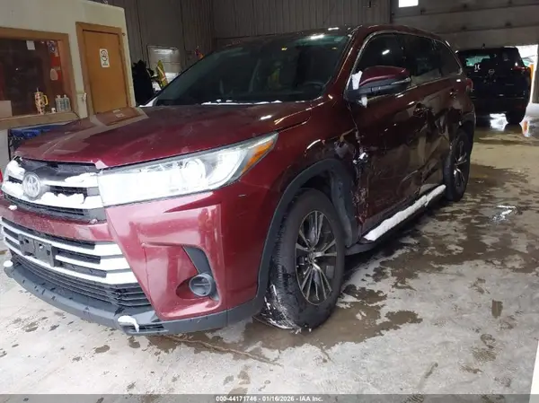 5TDZZRFH0HS207303 2017 TOYOTA HIGHLANDER - Image 2