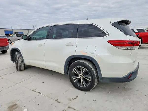 5TDZZRFH0HS208161 2017 TOYOTA HIGHLANDER - Image 2