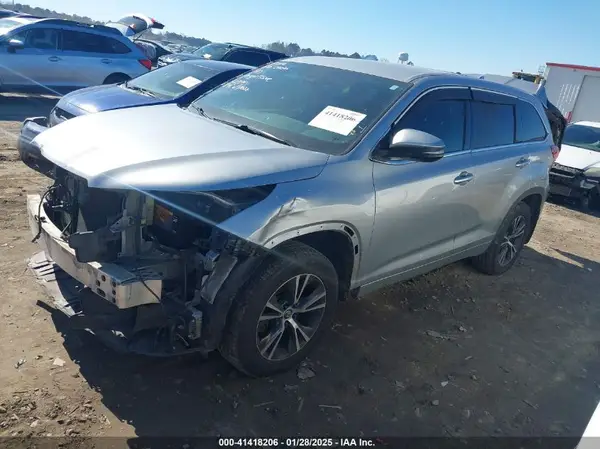 5TDZZRFH0HS217300 2017 TOYOTA HIGHLANDER - Image 2