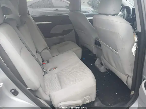 5TDZZRFH0HS219810 2017 TOYOTA HIGHLANDER - Image 8