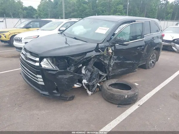 5TDZZRFH0HS221671 2017 TOYOTA HIGHLANDER - Image 2