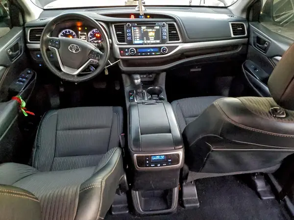 5TDZZRFH0HS222786 2017 TOYOTA HIGHLANDER - Image 8