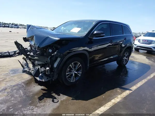5TDZZRFH0JS235317 2018 TOYOTA HIGHLANDER - Image 2
