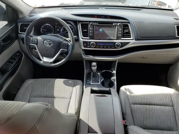5TDZZRFH0JS240436 2018 TOYOTA HIGHLANDER - Image 8
