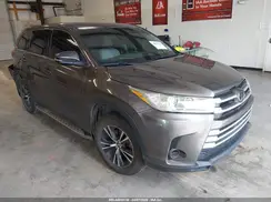 5TDZZRFH0JS263960 2018 TOYOTA HIGHLANDER
