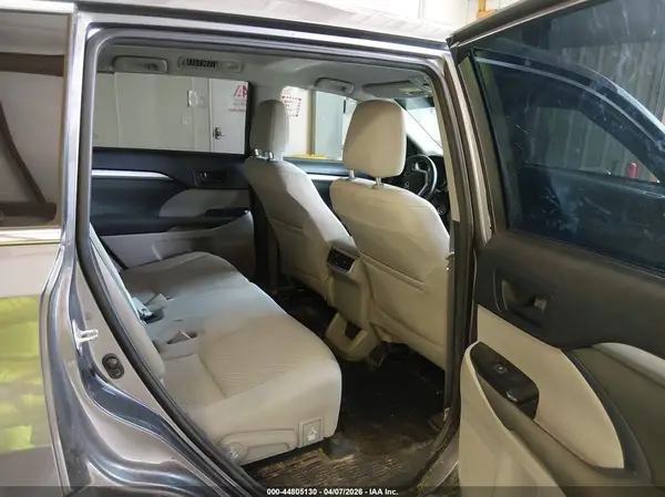 5TDZZRFH0JS263960 2018 TOYOTA HIGHLANDER - Image 8