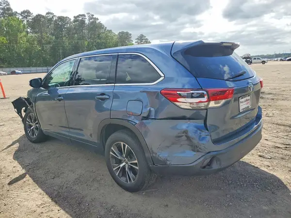 5TDZZRFH0JS281942 2018 TOYOTA HIGHLANDER - Image 2