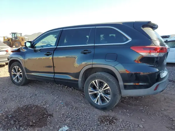 5TDZZRFH0JS282167 2018 TOYOTA HIGHLANDER - Image 2