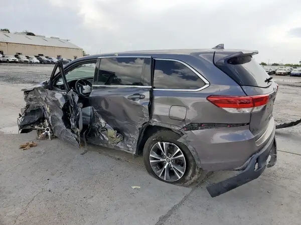 5TDZZRFH0JS284940 2018 TOYOTA HIGHLANDER - Image 2