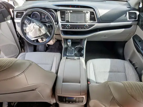 5TDZZRFH0JS284940 2018 TOYOTA HIGHLANDER - Image 8