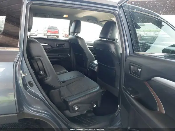 5TDZZRFH0JS285957 2018 TOYOTA HIGHLANDER - Image 8