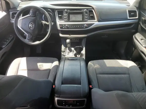 5TDZZRFH0JS287157 2018 TOYOTA HIGHLANDER - Image 8
