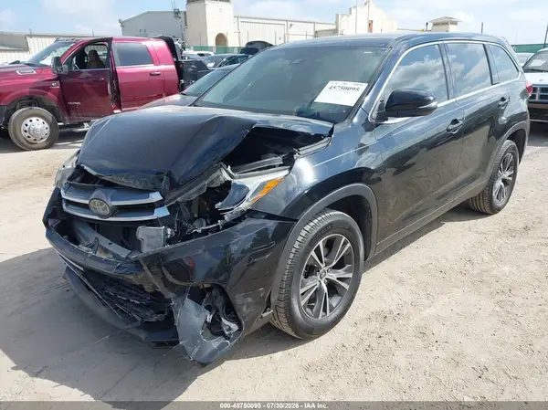 5TDZZRFH0KS289587 2019 TOYOTA HIGHLANDER - Image 2