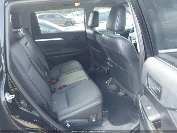 5TDZZRFH0KS289587 2019 TOYOTA HIGHLANDER - Image 8