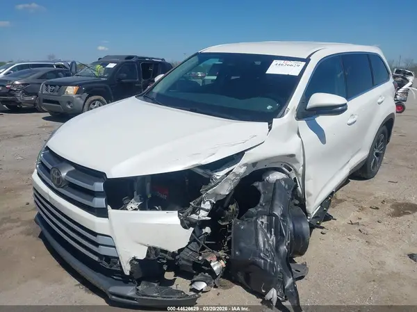 5TDZZRFH0KS290254 2019 TOYOTA HIGHLANDER - Image 2
