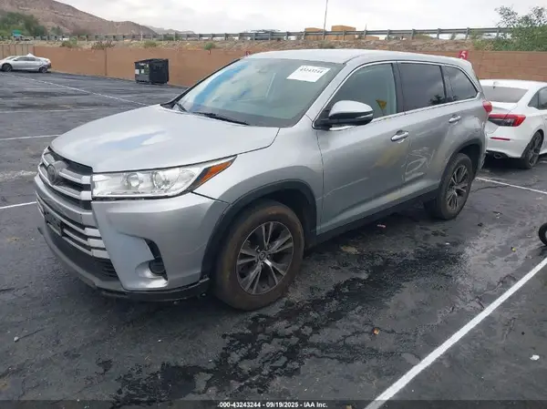 5TDZZRFH0KS290707 2019 TOYOTA HIGHLANDER - Image 2