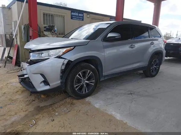 5TDZZRFH0KS291534 2019 TOYOTA HIGHLANDER - Image 2