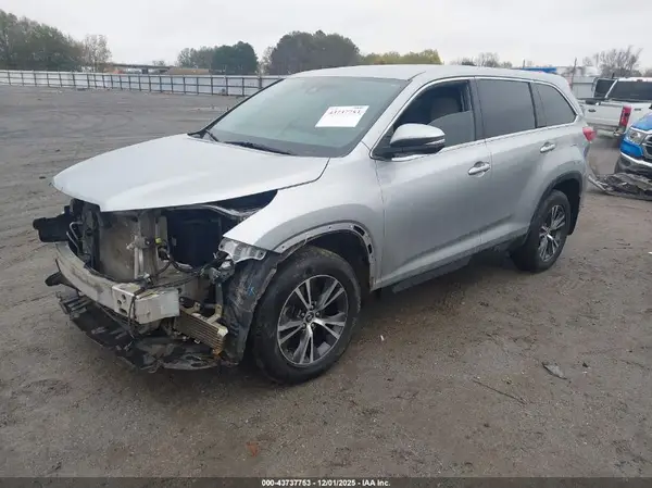 5TDZZRFH0KS296345 2019 TOYOTA HIGHLANDER - Image 2