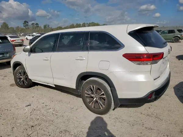 5TDZZRFH0KS301074 2019 TOYOTA HIGHLANDER - Image 2