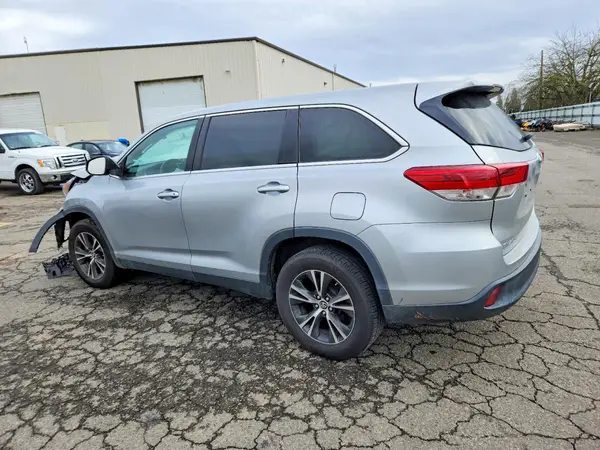 5TDZZRFH0KS308302 2019 TOYOTA HIGHLANDER - Image 2