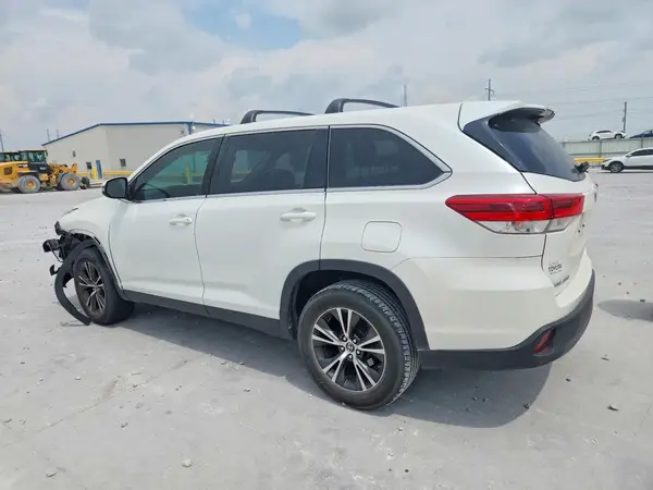 5TDZZRFH0KS311636 2019 TOYOTA HIGHLANDER - Image 2