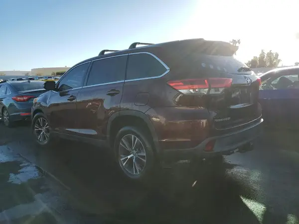 5TDZZRFH0KS329103 2019 TOYOTA HIGHLANDER - Image 2