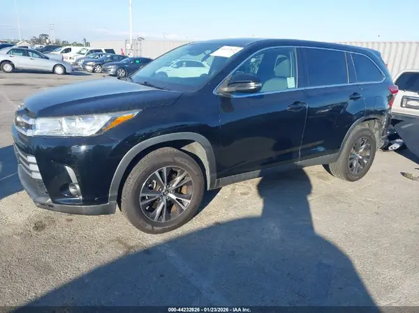 5TDZZRFH0KS335497 2019 TOYOTA HIGHLANDER - Image 2