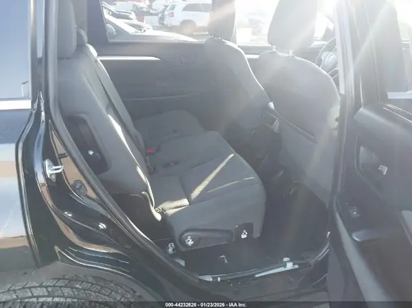 5TDZZRFH0KS335497 2019 TOYOTA HIGHLANDER - Image 8