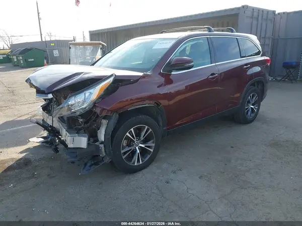 5TDZZRFH0KS348069 2019 TOYOTA HIGHLANDER - Image 2