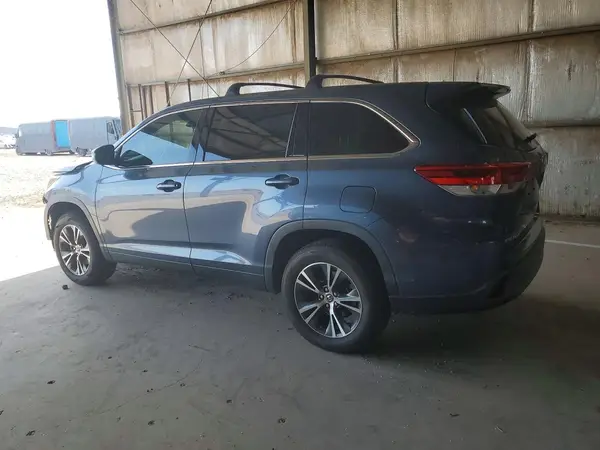5TDZZRFH0KS349027 2019 TOYOTA HIGHLANDER - Image 2