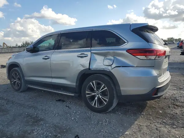 5TDZZRFH0KS349125 2019 TOYOTA HIGHLANDER - Image 2