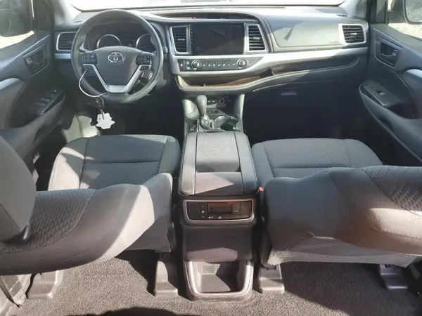 5TDZZRFH0KS349125 2019 TOYOTA HIGHLANDER - Image 8