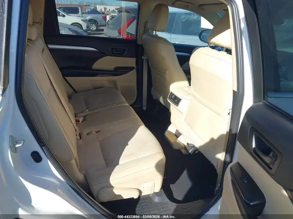 5TDZZRFH0KS349156 2019 TOYOTA HIGHLANDER - Image 8