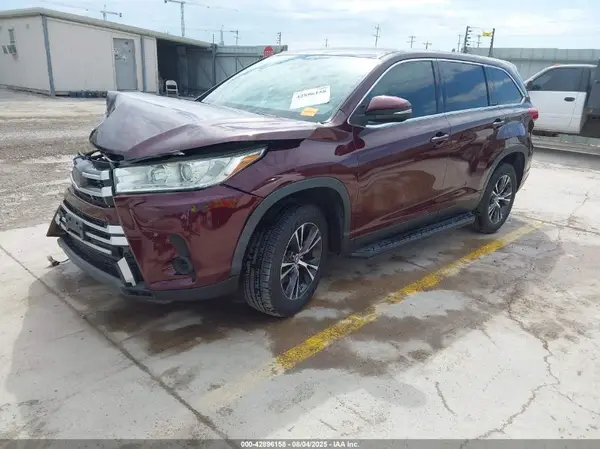 5TDZZRFH0KS352283 2019 TOYOTA HIGHLANDER - Image 2