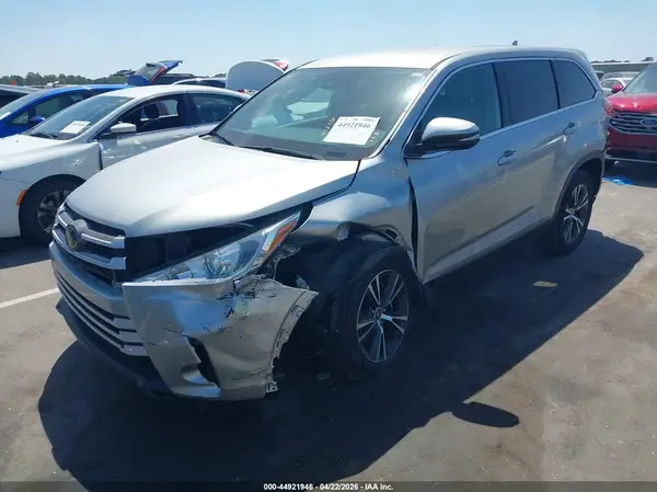 5TDZZRFH0KS359802 2019 TOYOTA HIGHLANDER - Image 2