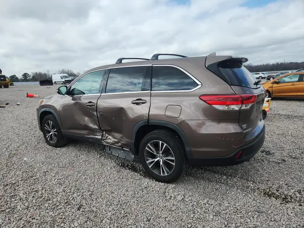 5TDZZRFH0KS361078 2019 TOYOTA HIGHLANDER - Image 2