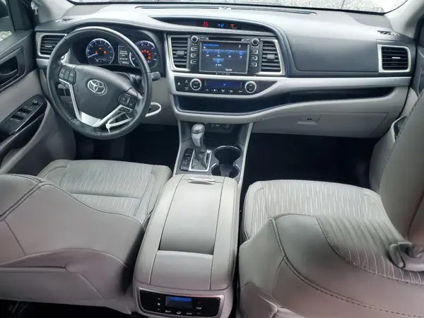 5TDZZRFH0KS361419 2019 TOYOTA HIGHLANDER - Image 8