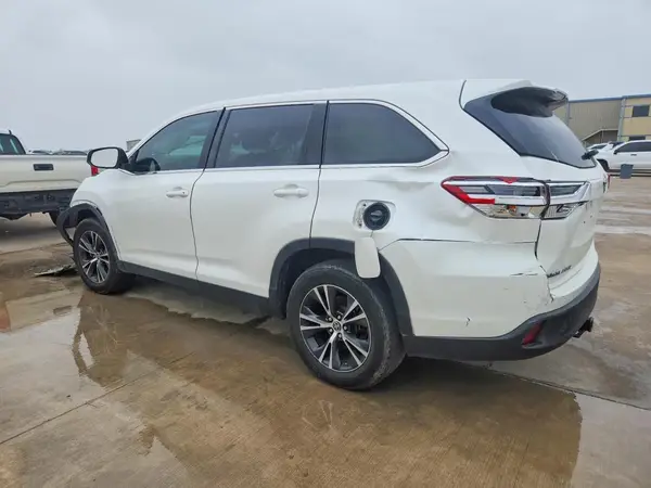 5TDZZRFH0KS365986 2019 TOYOTA HIGHLANDER - Image 2