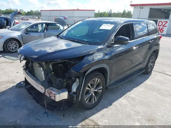 5TDZZRFH0KS368435 2019 TOYOTA HIGHLANDER - Image 2