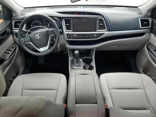 5TDZZRFH1HS188244 2017 TOYOTA HIGHLANDER - Image 8