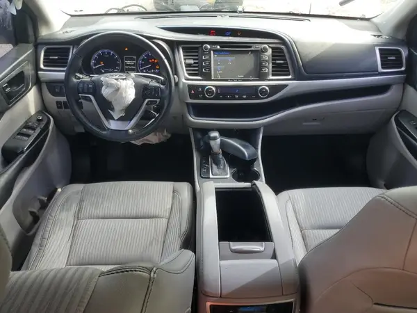 5TDZZRFH1HS192522 2017 TOYOTA HIGHLANDER - Image 8