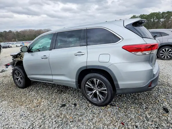 5TDZZRFH1HS203695 2017 TOYOTA HIGHLANDER - Image 2
