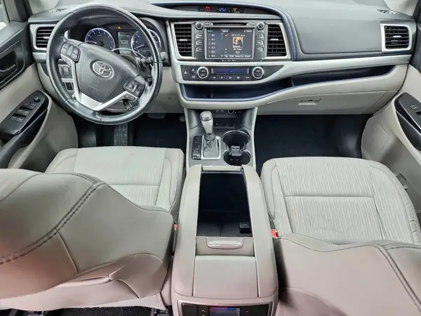 5TDZZRFH1HS203695 2017 TOYOTA HIGHLANDER - Image 8