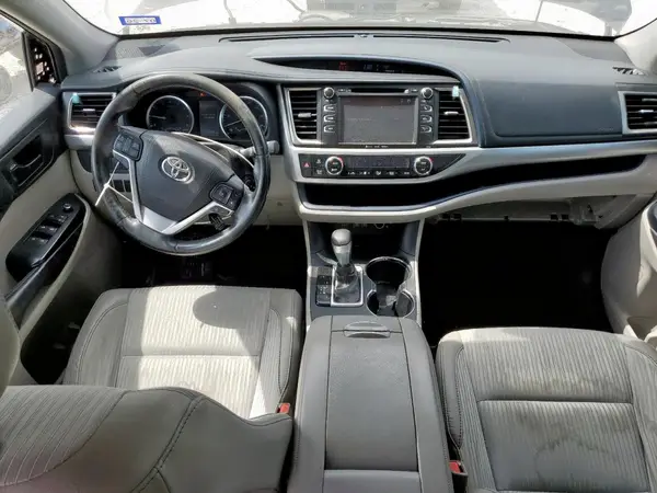 5TDZZRFH1HS216897 2017 TOYOTA HIGHLANDER - Image 8