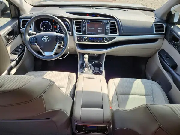 5TDZZRFH1HS218066 2017 TOYOTA HIGHLANDER - Image 8