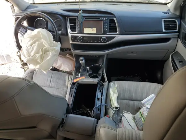 5TDZZRFH1HS221842 2017 TOYOTA HIGHLANDER - Image 8