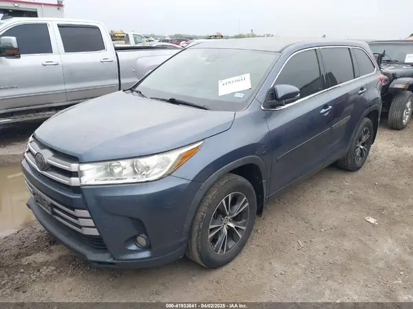 5TDZZRFH1HS222330 2017 TOYOTA HIGHLANDER - Image 2