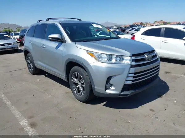 5TDZZRFH1HS224322 2017 TOYOTA HIGHLANDER - Image 1