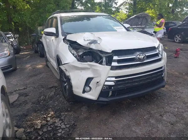 5TDZZRFH1HS227592 2017 TOYOTA HIGHLANDER - Image 1