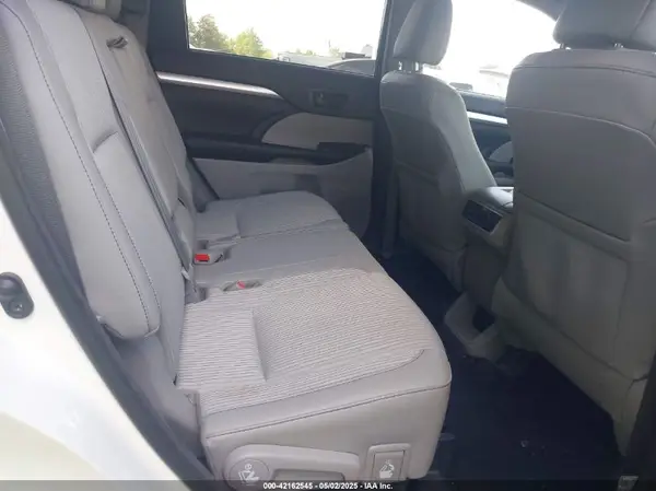 5TDZZRFH1HS227592 2017 TOYOTA HIGHLANDER - Image 8